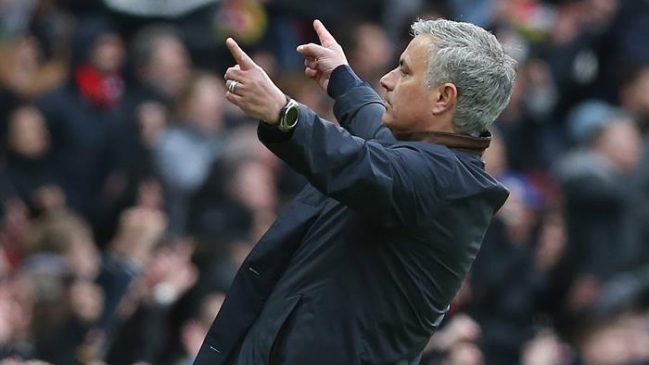 Mourinho reveló que evita alinear a Eric Bailly porque no jugará el Mundial Mourinho reveló que evita alinear a Eric Bailly porque no jugará el Mundial