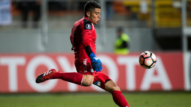 Brayan Cortés hace su estreno oficial en el arco de Colo Colo ante Everton Brayan Cortés hace su estreno oficial en el arco de Colo Colo ante Everton