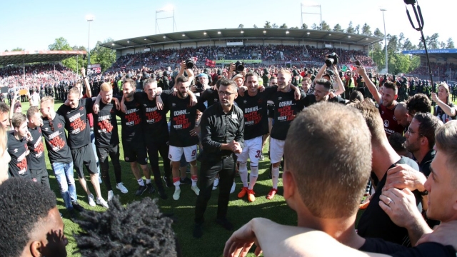 Nuremberg se unió a Fortuna Dusseldorf en el regreso a la Bundesliga Nuremberg se unió a Fortuna Dusseldorf en el regreso a la Bundesliga
