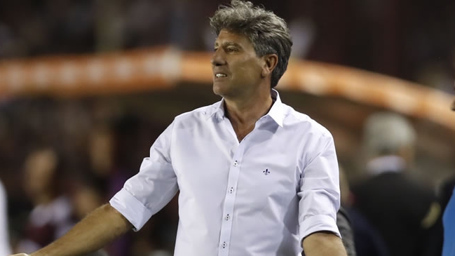 Entrenador de Gremio ofreció un auto al jugador que marque un gol de chilena Entrenador de Gremio ofreció un auto al jugador que marque un gol de chilena
