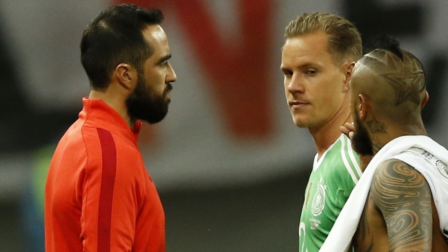Marc-André Ter Stegen confesó que no le gustó compartir equipo con Claudio Bravo Marc-André Ter Stegen confesó que no le gustó compartir equipo con Claudio Bravo