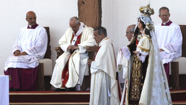 Obispos chilenos viajan a Roma 