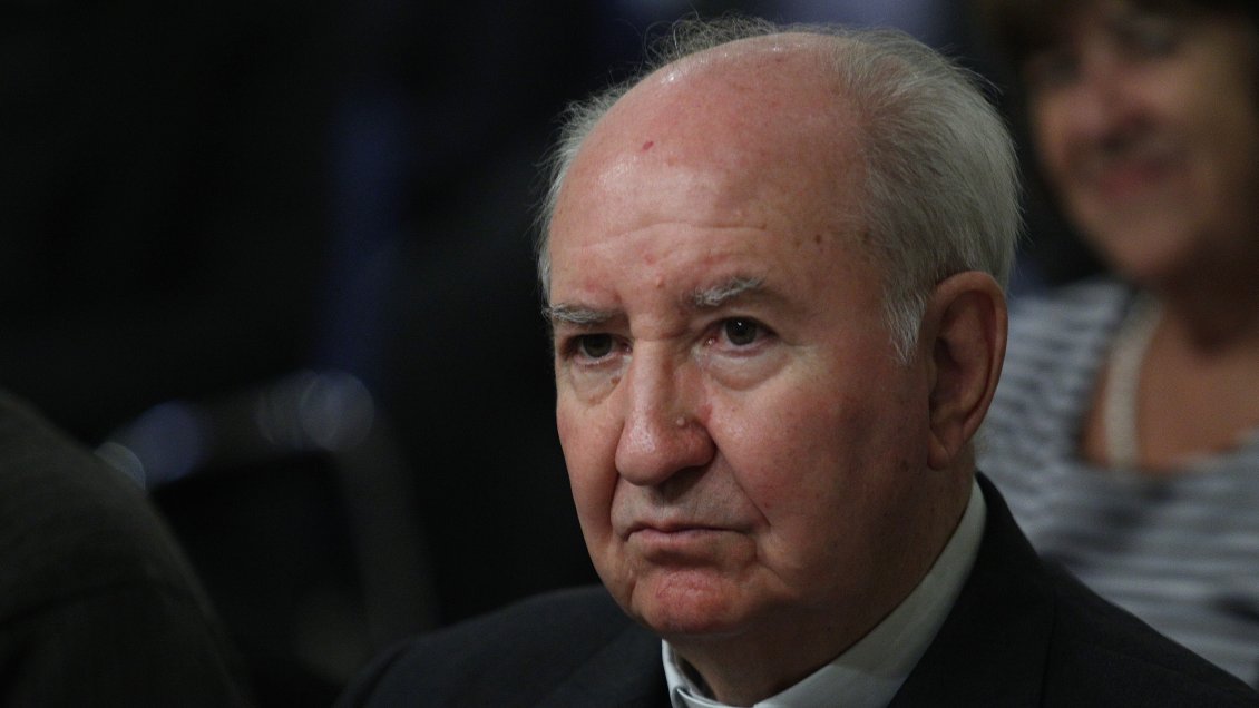 Cambio de planes: Errázuriz viaja a Roma tras llamado del papa