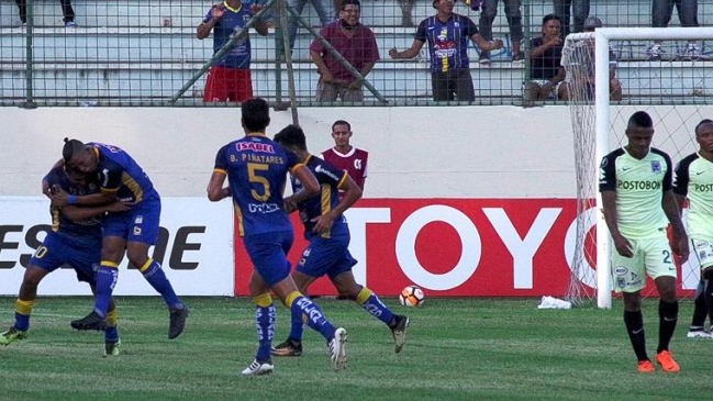 Delfín derribó a Atlético Nacional y le metió más presión a Colo Colo en Copa Libertadores
