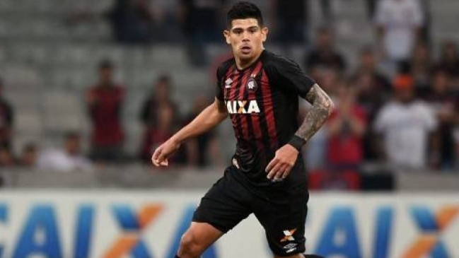 Esteban Pavez salió lesionado en derrota de Atlético Paranaense ante Fluminense Esteban Pavez salió lesionado en derrota de Atlético Paranaense ante Fluminense