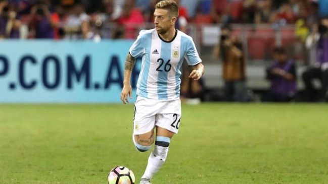 Diego Maradona respaldó a jugador argentino que lesionó a Lucas Biglia Diego Maradona respaldó a jugador argentino que lesionó a Lucas Biglia