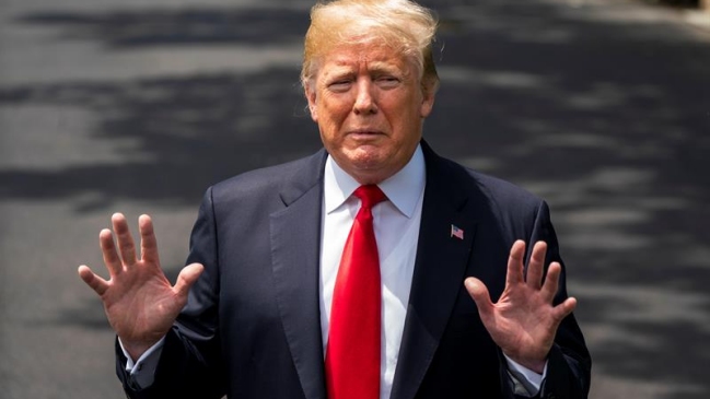 Trump aplaude prohibición de protestar durante el himno en la NFL Trump aplaude prohibición de protestar durante el himno en la NFL