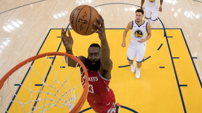 Houston Rockets venció a Golden State y pasó arriba en las finales de la Conferencia Oeste Houston Rockets venció a Golden State y pasó arriba en las finales de la Conferencia Oeste