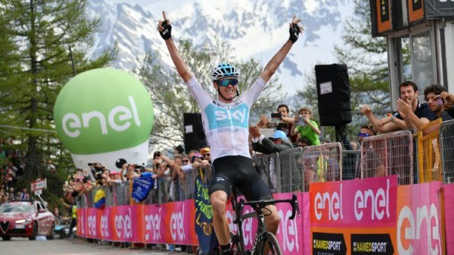 Chris Froome es el nuevo líder del Giro de Italia tras ganar la etapa 19 Chris Froome es el nuevo líder del Giro de Italia tras ganar la etapa 19