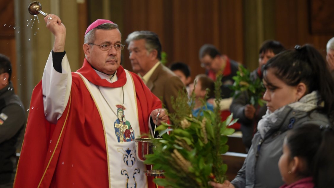 Papa Francisco aceptó la renuncia del cuestionado obispo Juan Barros
