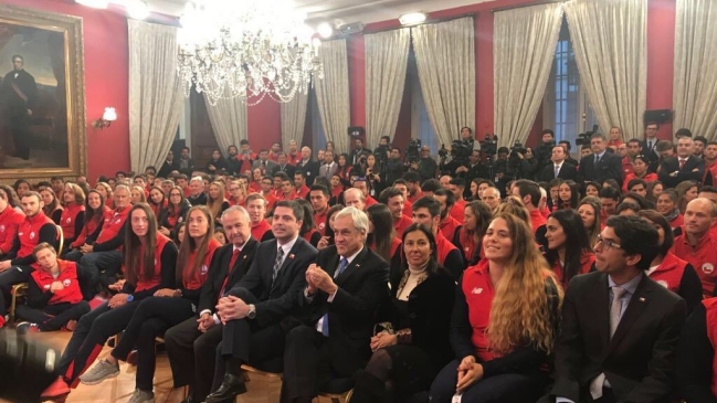Presidente Piñera recibió a delegación del Team Chile tras histórica actuación en los Odesur Presidente Piñera recibió a delegación del Team Chile tras histórica actuación en los Odesur