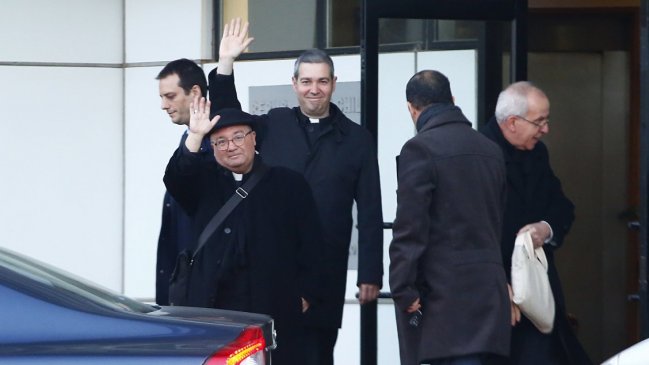 Enviados del papa Francisco llegaron a Chile: Hemos venido a pedir perdón en su nombre