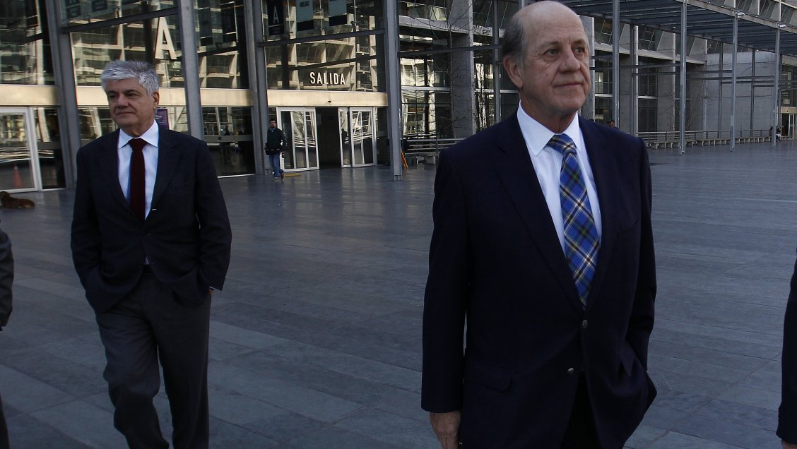 Caso Penta: Délano y Lavín deberán pagar multa de 1.700 millones para sellar acuerdo Caso Penta: Délano y Lavín deberán pagar multa de 1.700 millones para sellar acuerdo