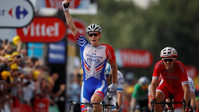 Demare ganó el esprint de Pau y Thomas pasa un día más de amarillo