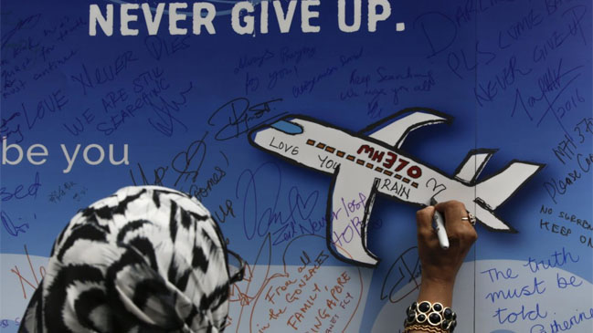 Informe oficial no descarta participación de terceros en la desaparición del vuelo 370 de Malaysia Airlines