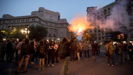 Cataluña: Manifestaciones en las calles céntricas de Barcelona por el aniversario del 1-O