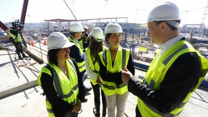   Ministras de Transportes y Energía visitaron obras del aeropuerto 