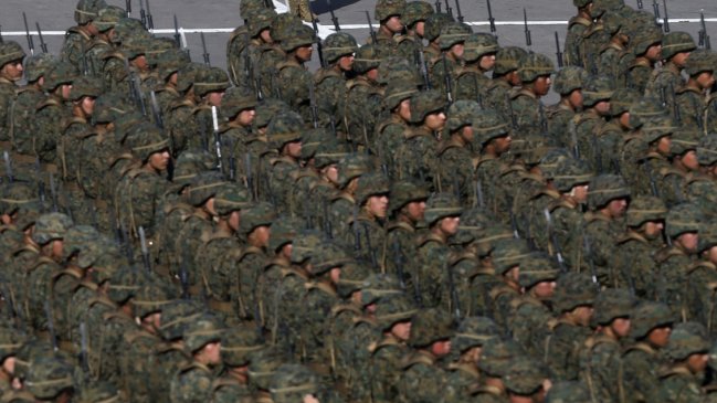 Gobierno trabaja en extender la carrera militar