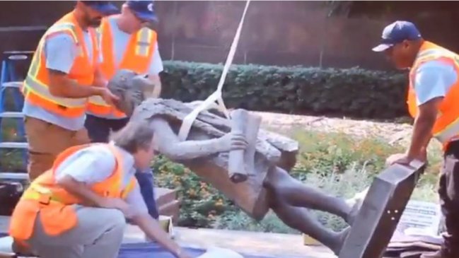 Los Ángeles retiró estatua de Colón: 