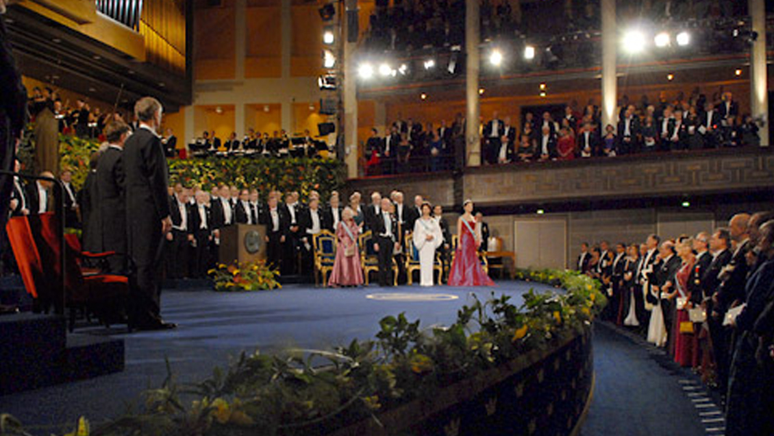 Sin el premio de Literatura, el rey de Suecia preside este lunes la entrega de los Nobel