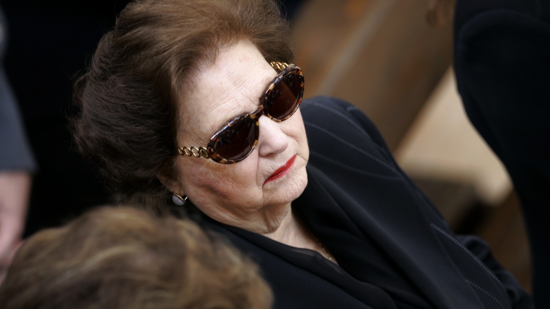 Lucía Hiriart disputa 1,3 millones de dólares con ex albacea de Pinochet en tribunales