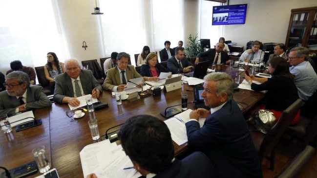 Oposición tendrá prueba clave con reunión técnica por reforma tributaria