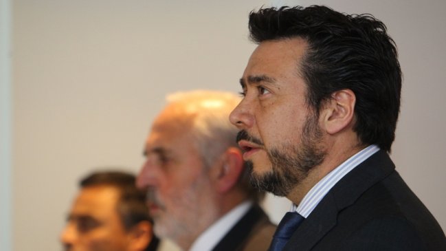 Arias quiere una investigación penal encabezada por un 