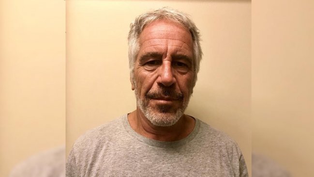 Jeffrey Epstein no fue vigilado la noche antes de hallarlo muerto en su celda