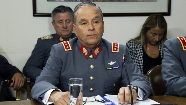 General (r) Oviedo reconoció que sus vacaciones fueron pagadas con fondos fiscales
