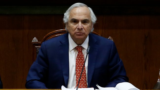 Chadwick golpea la mesa en el Congreso: Todos debemos condenar vandalismo y violencia