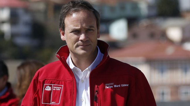 Ward hace autocrítica por antiguos dichos sobre DDHH: 