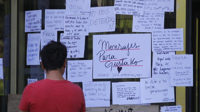 Ex fiscal Carlos Gajardo presenta querella en representación de Gustavo Gatica