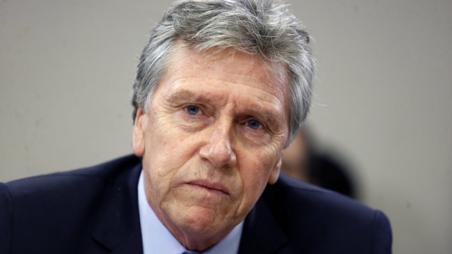 Ministro Espina: Las FFAA pueden y deben defenderse frente a ataque de Amnistía