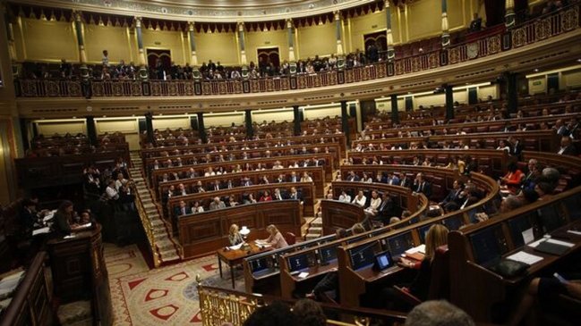 Gobierno español impulsa ley de eutanasia con amplio apoyo parlamentario