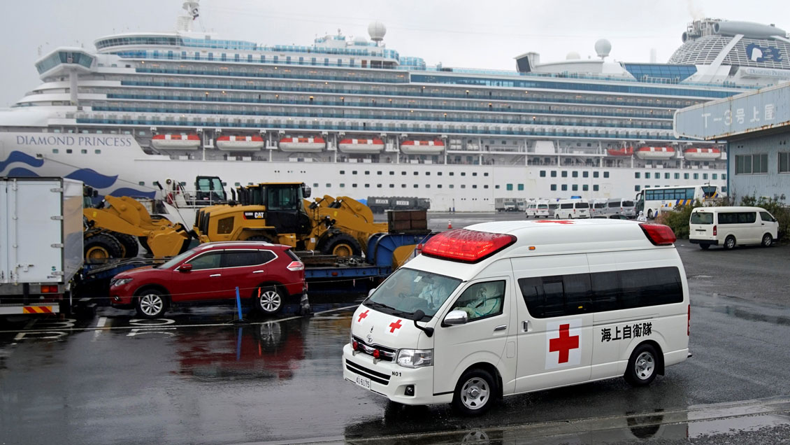 Mueren dos pasajeros del crucero Diamond Princess por coronavirus en plena polémica por cuarentena en Japón