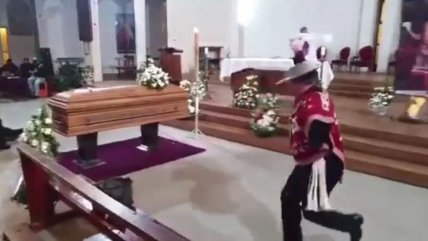 Anunciaron sumario sanitario por misa que incluyó baile de cueca en iglesia de San Carlos