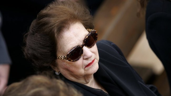 Lucía Hiriart fue hospitalizada por dificultades respiratorias