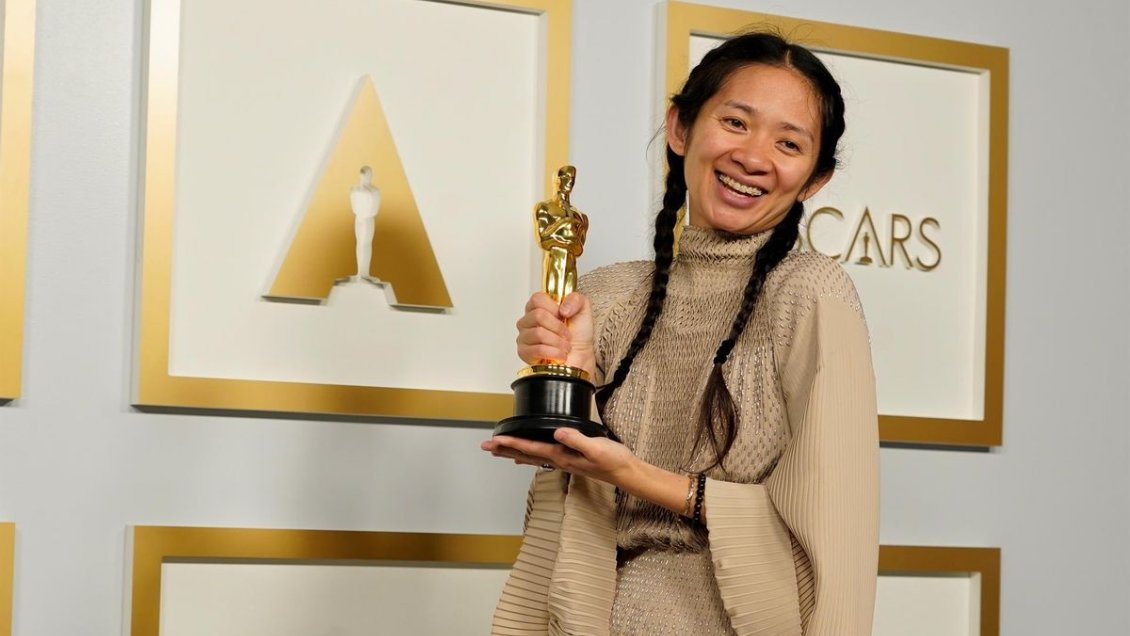 Triunfo en los Oscar de la directora Chloé Zhao no existió en la prensa china