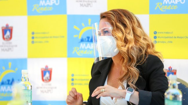 Tribunal declaró admisible querella contra Cathy Barriga por fraude al Fisco