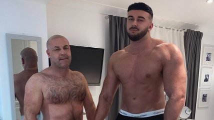 Papá e hijo posan desnudos en OnlyFans y ganan una fortuna