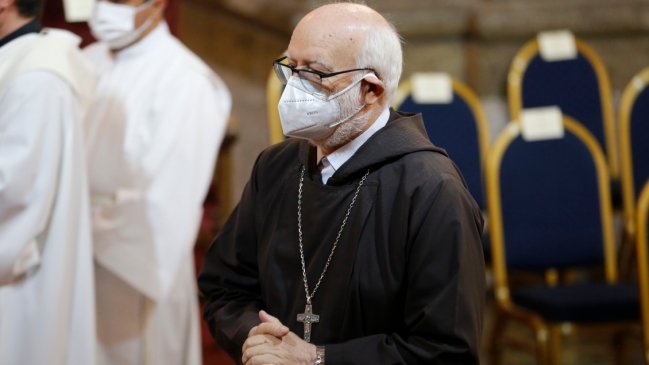 Cardenal Aós pidió por Boric y sostuvo que quien gobierna 