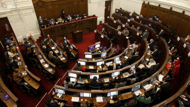 Avanzan al Pleno el quórum de 4/7 para reformas constitucionales y el fin del Senado en 2026