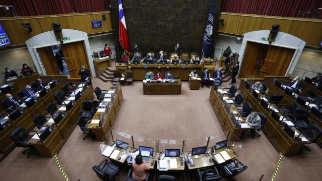 Senadores votarán el martes el proyecto para reformar la Constitución con quorum de 4/7