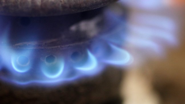 Adultos mayores y familias vulnerables de Penco podrán comprar gas de 15 kilos a solo diez mil pesos