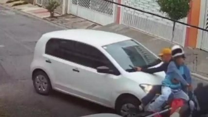  Conductor atropelló a motochorros antes que le robaran en su casa  