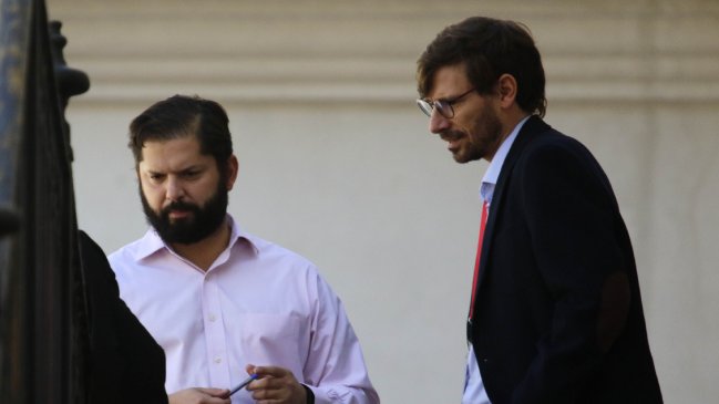 Junto a Marcela Ríos también renunció el jefe de gabinete y principal asesor de Boric, Matías Meza-Lopehandía