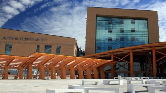 Familia de joven que murió tras esperar 12 horas por atención médica se querelló por cuasidelito de homicidio