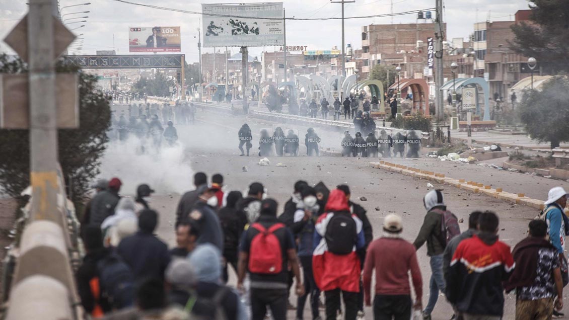 Crisis peruana acumula 49 muertos y el Gobierno de Dina Boluarte descarta la dimisión