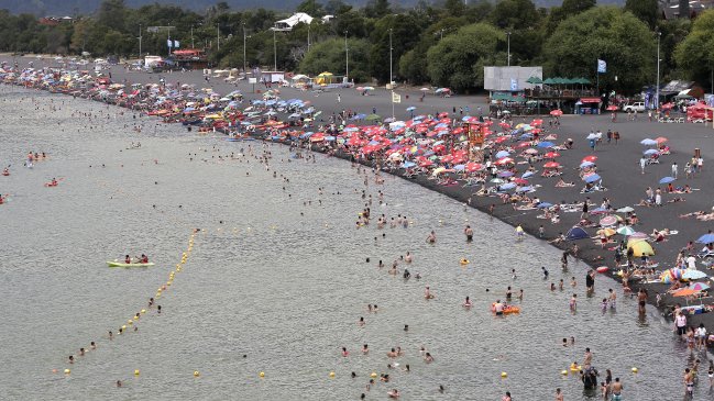 Delegación fortalecerá plan de descontaminación tras bloom de algas en lago Villarrica