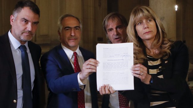 Chile Vamos y Demócratas impugnan indultos de Boric ante el TC